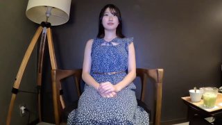 少女大学生在铁杆肛交场景中被操紧屁股